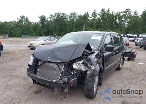 2015 Chrysler Town & Country Touring from USA, damaged, VIN 2C4RC1BG1FR619767